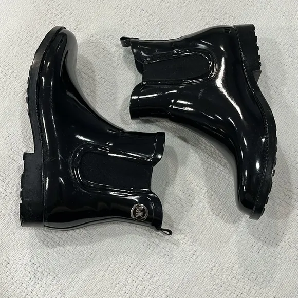 Michael Kors women’s short, black‎ rubber rain boot size 7