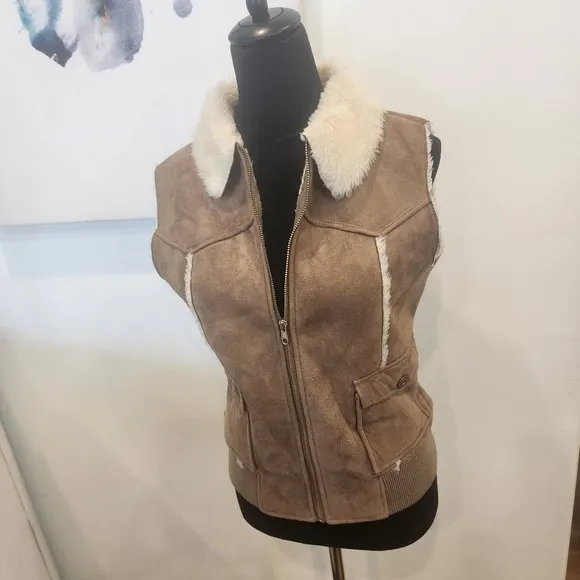 [Michelle Renne]- New with tags: CUTEST- tan/ cream , ZIP UP-  FUR LINED VEST.