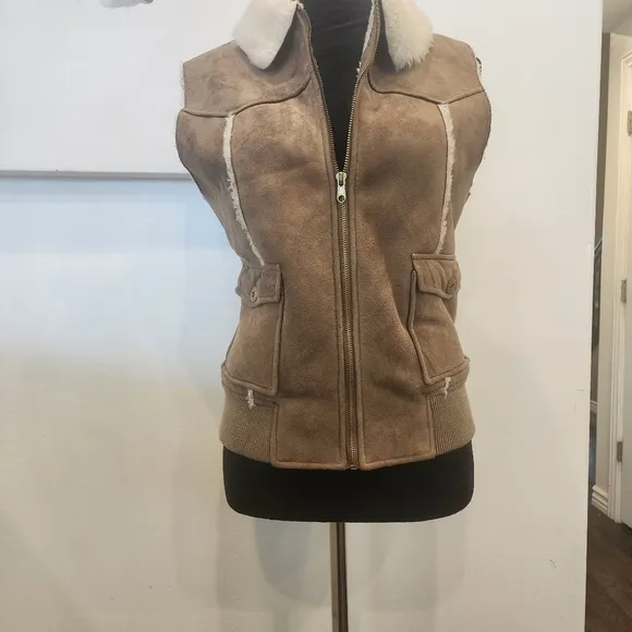 [Michelle Renne]- New with tags: CUTEST- tan/ cream , ZIP UP-  FUR LINED VEST.