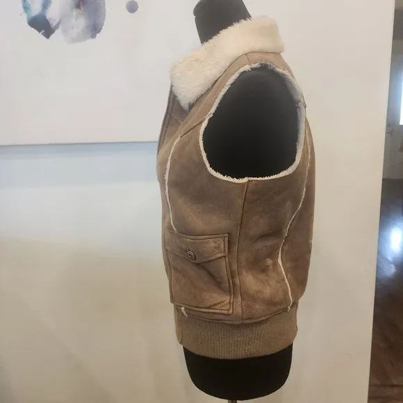 [Michelle Renne]- New with tags: CUTEST- tan/ cream , ZIP UP-  FUR LINED VEST.