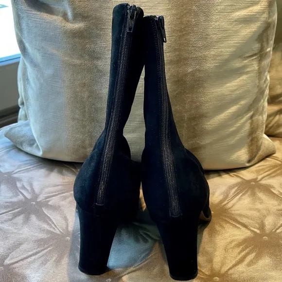 🎱Mima Venezia Black Suede Short Boots - Size 38.5🎱