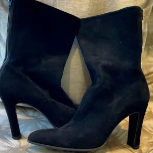 🎱Mima Venezia Black Suede Short Boots - Size 38.5🎱