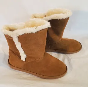 Minnetonka Women's Size 8 M Slip On Boots Suede Tan Shearling Winter Short New