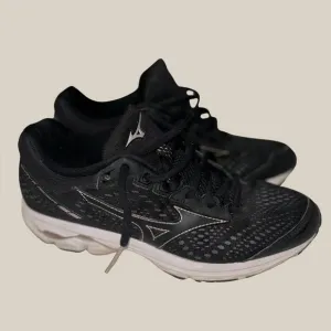 Mizuno Black Athletic Shoes | Running Shoes | Women’s Size 8.5