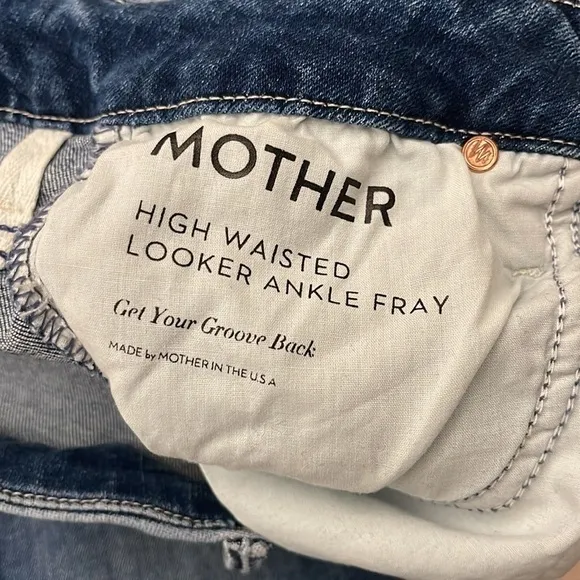 Mother High Waisted Looker Ankle Fray in Get Your Groove Back 24