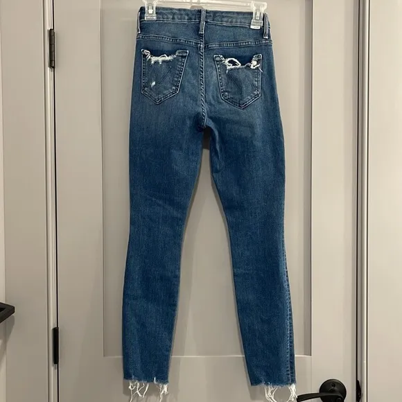 Mother High Waisted Looker Ankle Fray in Get Your Groove Back 24