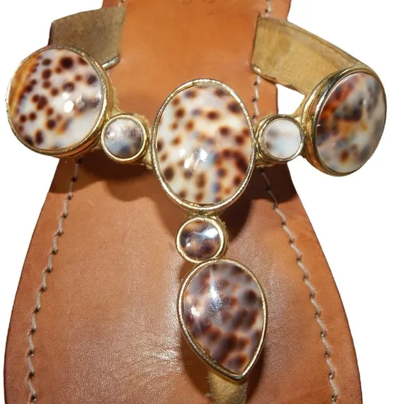 Mystique Gold Leather Tiger Cowrie Shell Beaded Thong Sandals Flip Flops Size 7