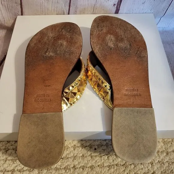 Mystique Gold Leather Rock Stud Flip Flop Thong Sandals sz. 6M MSRP $265