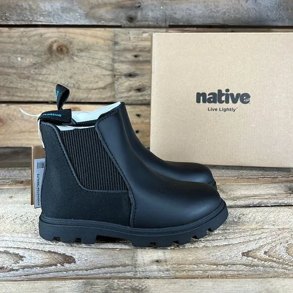 Native Kensington Treklite - Jiffy Black - Water Resistant - C11 - New in box