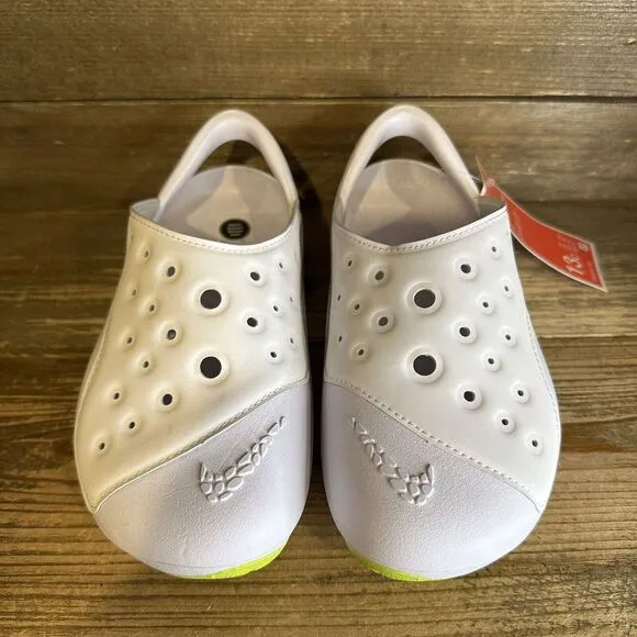 New $55 Little Kids Nike Aqua Swoosh Water/Land‎ White Shoes Sandals Size 13 C