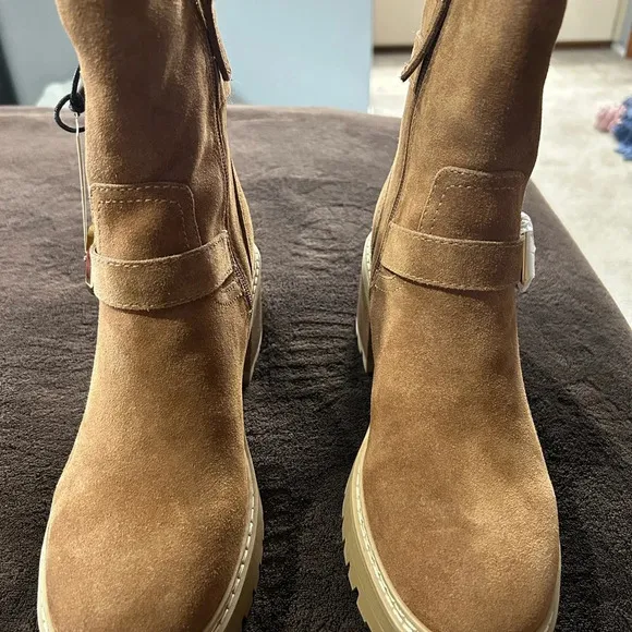 New ALDO palomina ankle boots size 8.5 water resistant no box
