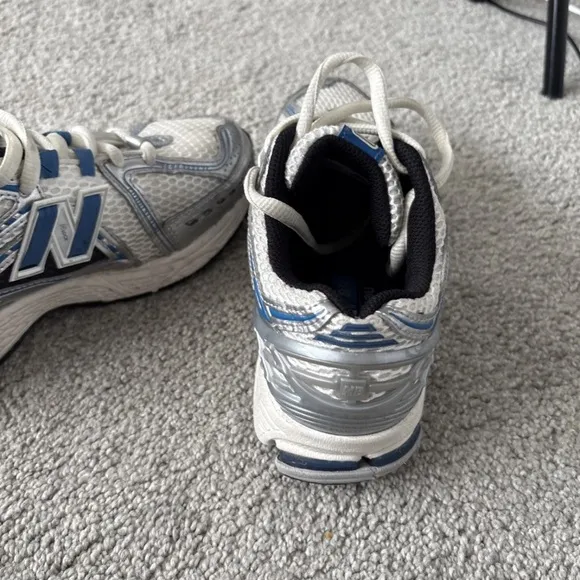 New Balance 1906r White/Grey/blue Men’s Size 5.5 no box running shoes