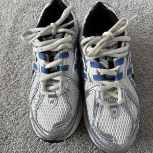 New Balance 1906r White/Grey/blue Men’s Size 5.5 no box running shoes