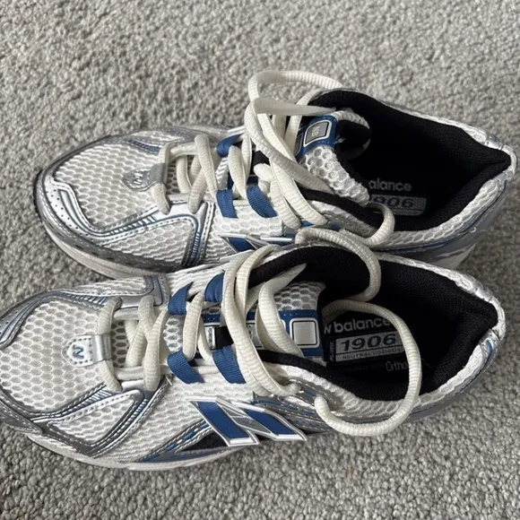 New Balance 1906r White/Grey/blue Men’s Size 5.5 no box running shoes