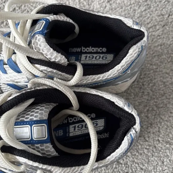 New Balance 1906r White/Grey/blue Men’s Size 5.5 no box running shoes