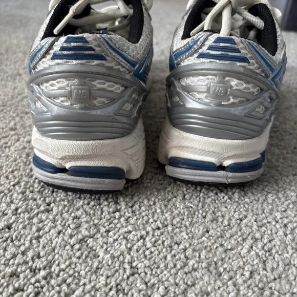 New Balance 1906r White/Grey/blue Men’s Size 5.5 no box running shoes