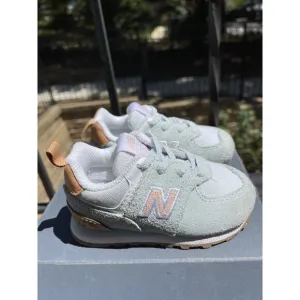 New Balance 574 Toddler “Morning Fog Gum” Size 5 ID574RK1