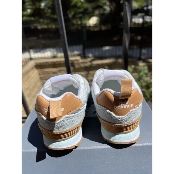 New Balance 574 Toddler “Morning Fog Gum” Size 5 ID574RK1