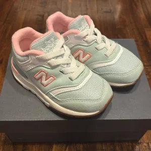 New Balance Sneakers - Toddler