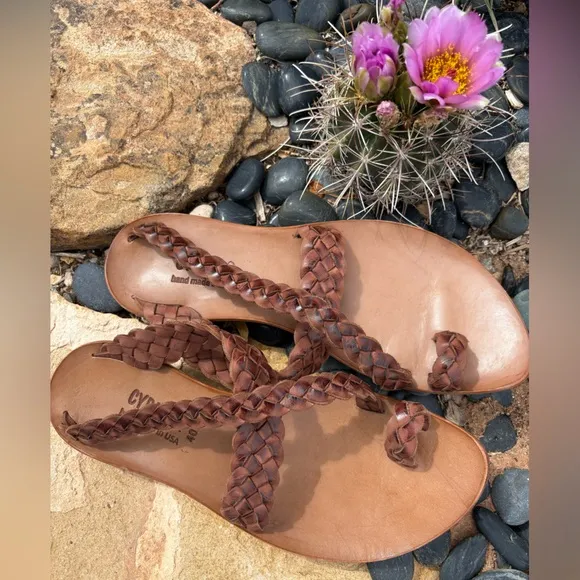 NEW Cydwoq Revival Selma Sandal
