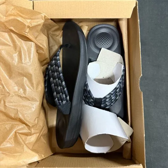 New FitFlop Iqushion Art-Webbing Ergonomic Flip Flop Sandals Black Mix 6