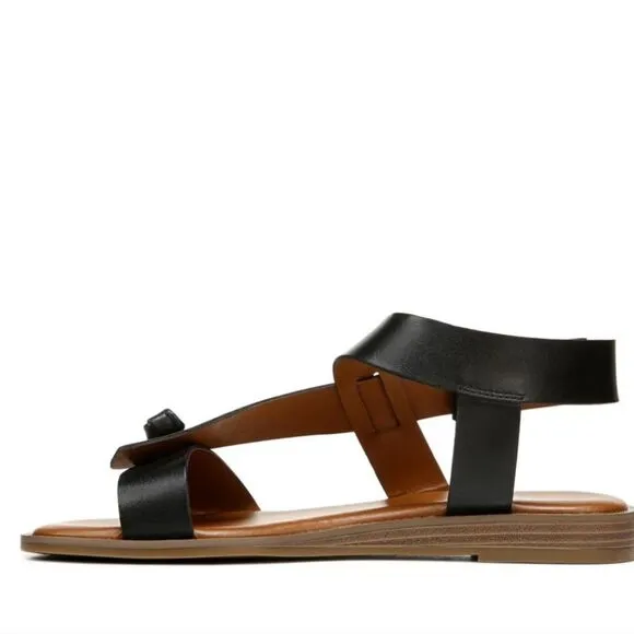 New Franco Sarto Sandals Glenni Strappy Flat Black Leather size 6