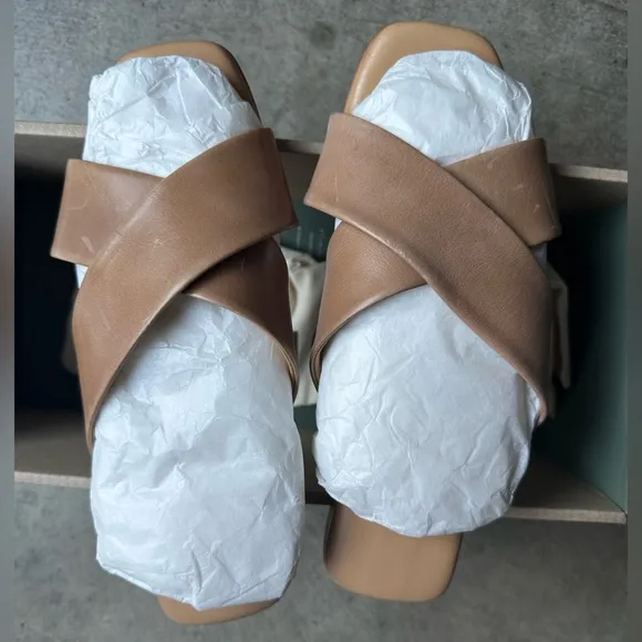 NEW IN BOX Nisolo Catalina Slide Sandal in Almond, Size 7.5