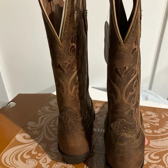New Justin 12” women size 7B boot