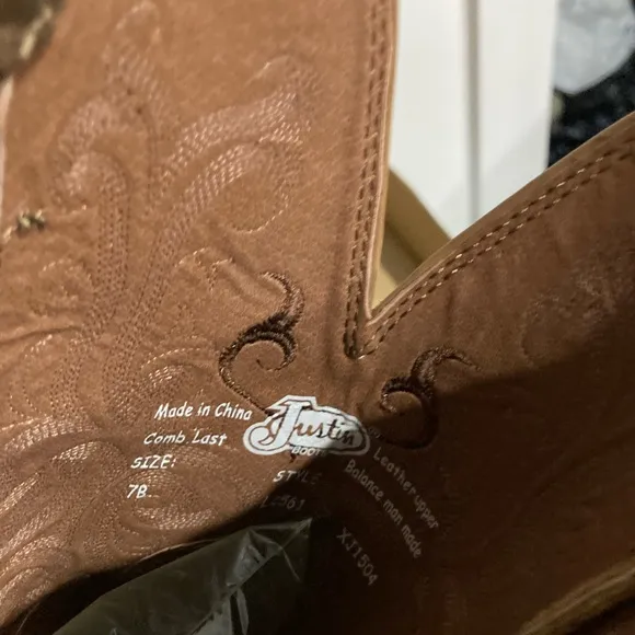 New Justin 12” women size 7B boot
