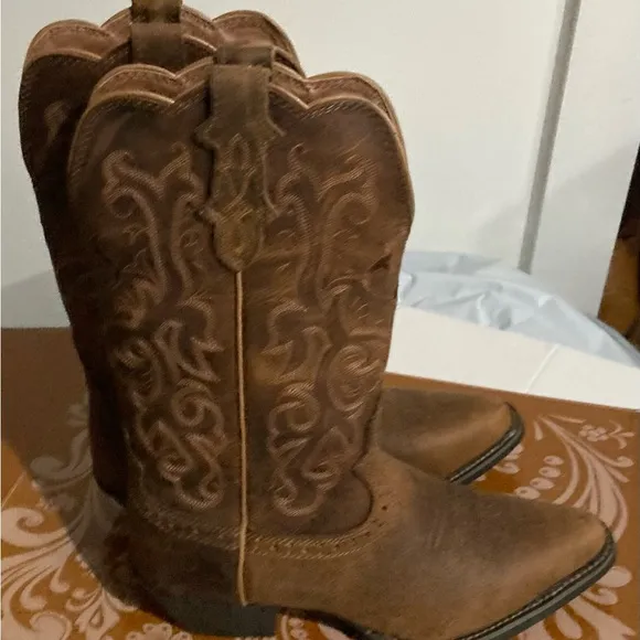 New Justin 12” women size 7B boot