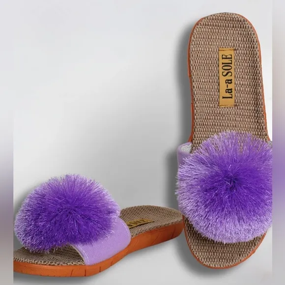 NEW! LA-a SOLE Red Fringe Playful Unique Pom Pom Sandals 8 9
