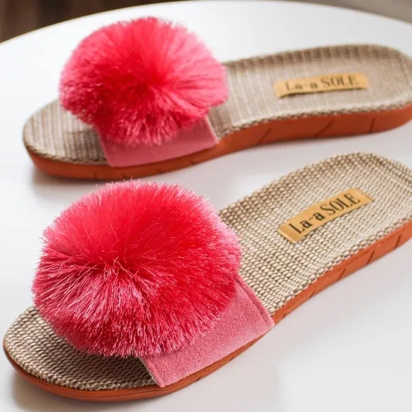 NEW! LA-a SOLE Red Fringe Playful Unique Pom Pom Sandals 8 9