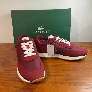 NEW Lacoste L-Spin 223 Sneakers Burgundy Gum Comfort Lightweight Men's 9 Retro