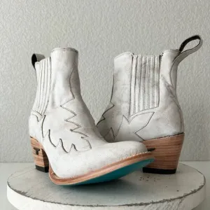 NEW Lane CHELSEA Womens Cowboy Boots 8 Western White Short Ankle Cowgirl Bootie