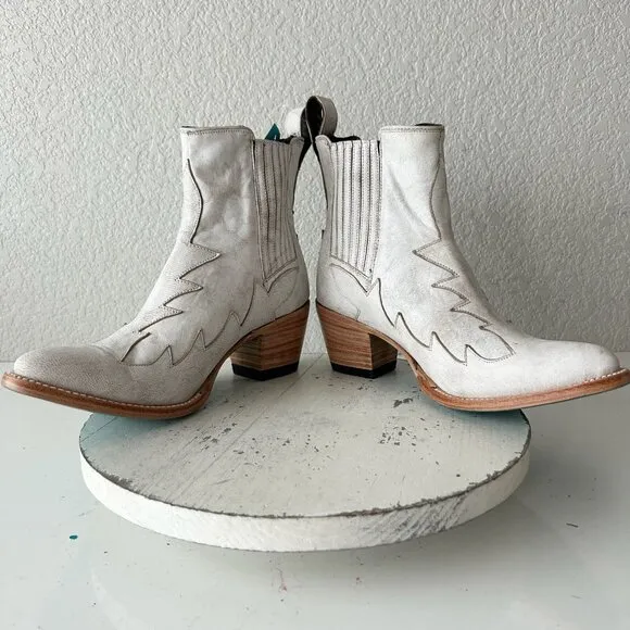 NEW Lane CHELSEA Womens Cowboy Boots 8 Western White Short Ankle Cowgirl Bootie