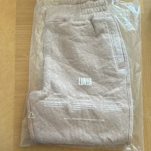 NEW Lunya Restore Double Faced Short Small Ottium Tan NWOT