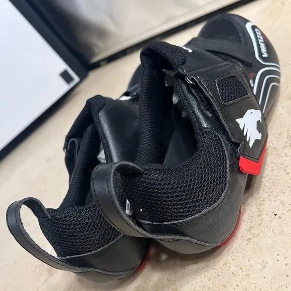 New men’s cycling/ racing/ spinning shoes 🚵‍♀️