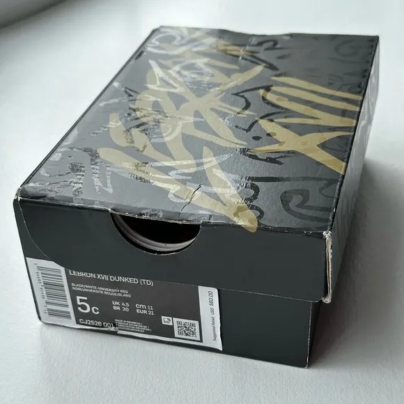 NEW Nike Lebron XVII Dunked Water Shoes size 5c