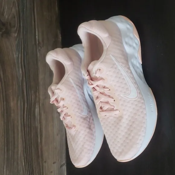 New Nike Renew Ride Peach Pink White Sneakers Lightweight Casual Walking Shoes