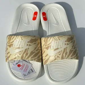 NEW Nike Victori One Print Flip Flop Sandals - Womens US 11