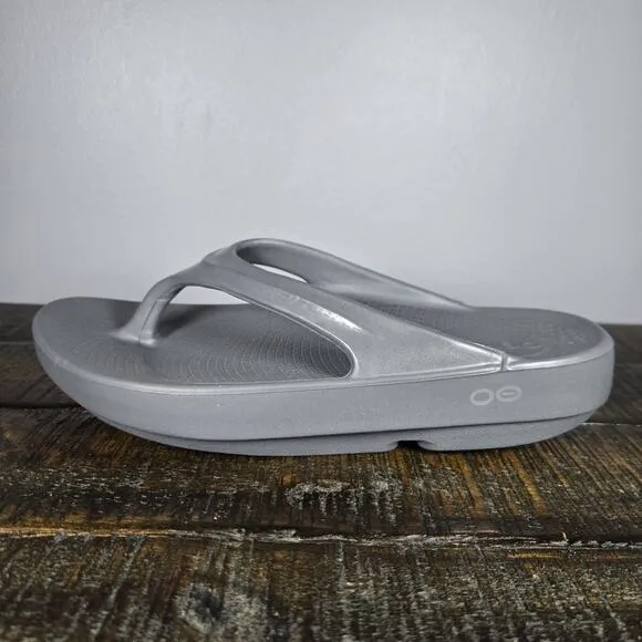 NEW Oofos Oolala Womens Size 6 Recovery Slip-On Flip Flops Sandals Slate Grey