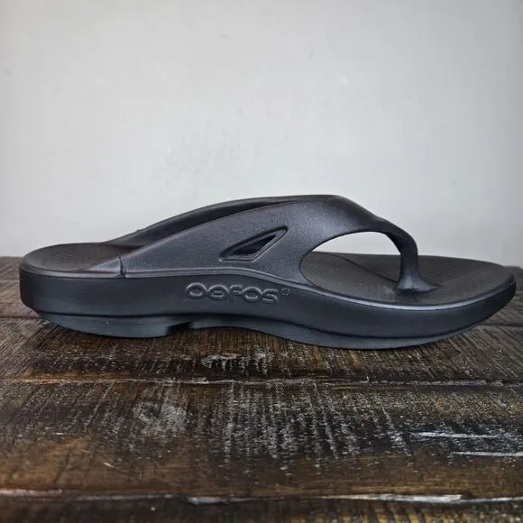 NEW Oofos Ooriginal Mens Size 12 Recovery Slip-On Flip Flops Beach Sandals Black