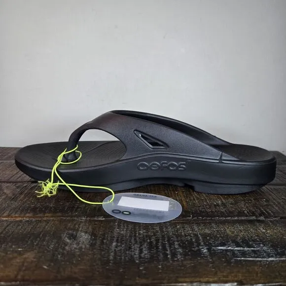 NEW Oofos Ooriginal Mens Size 12 Recovery Slip-On Flip Flops Beach Sandals Black