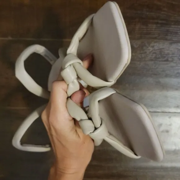 NEW Paul Green Leah Sandals Womens 9.5 Kitten Heel Chic Designer Neutral