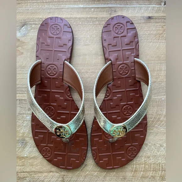 New Tory Burch Thora Reverse Sandals in Spark Gold Size 5