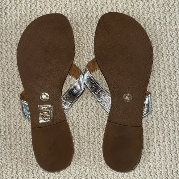 New Tory Burch Thora Silver Leather Thong Sandals Flip Flops Size 5