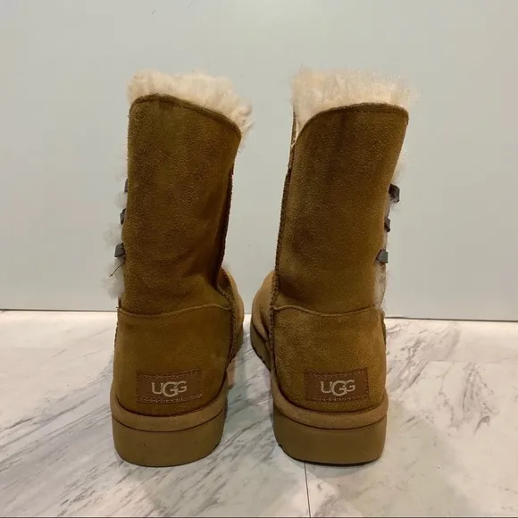New! UGG Constantine Chestnut Short Boots 6