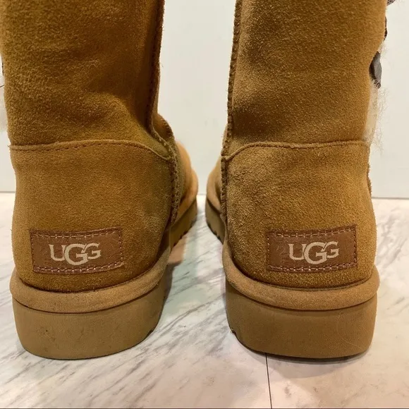 New! UGG Constantine Chestnut Short Boots 6