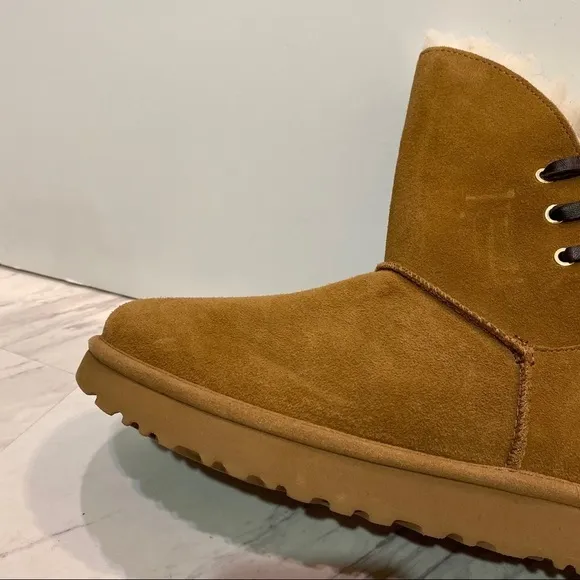 New! UGG Constantine Chestnut Short Boots 6