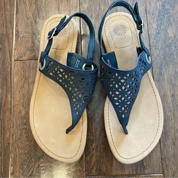 NEW Ugg Leather Laser Cut Thong Sandals